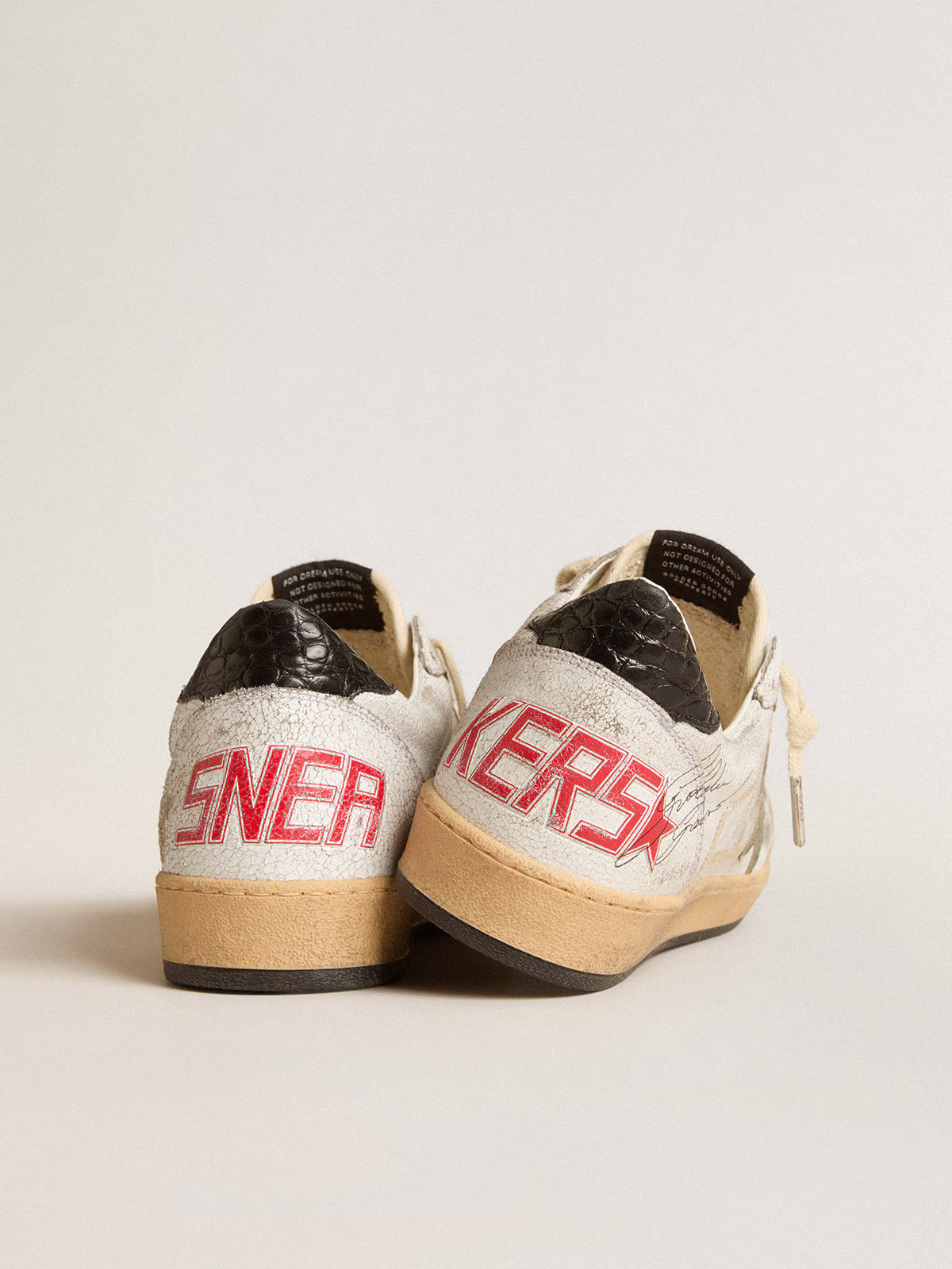 Golden Goose Ball Star Uomo con stella in pelle laminata e talloncino in pelle grigia