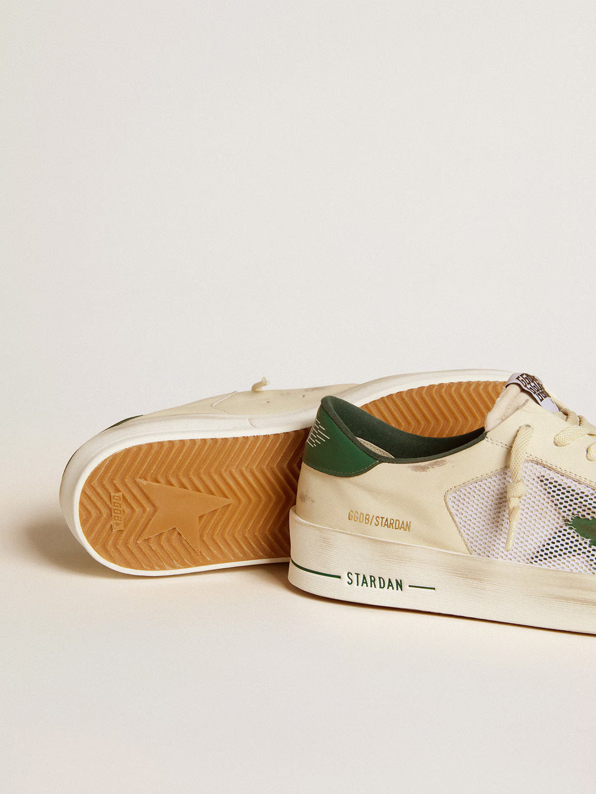Golden Goose Stardan in suede e rete bianchi con stella e talloncino in pelle verde