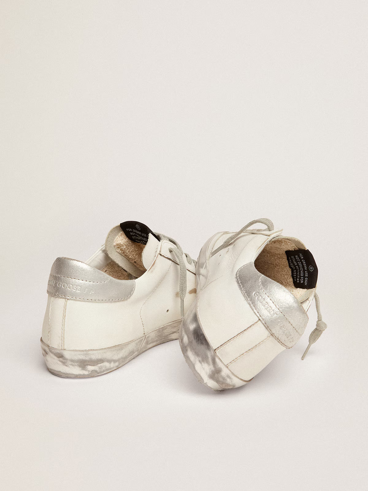 Golden Goose Super-Star in pelle con foxing sparkle argento e lettering metal studs