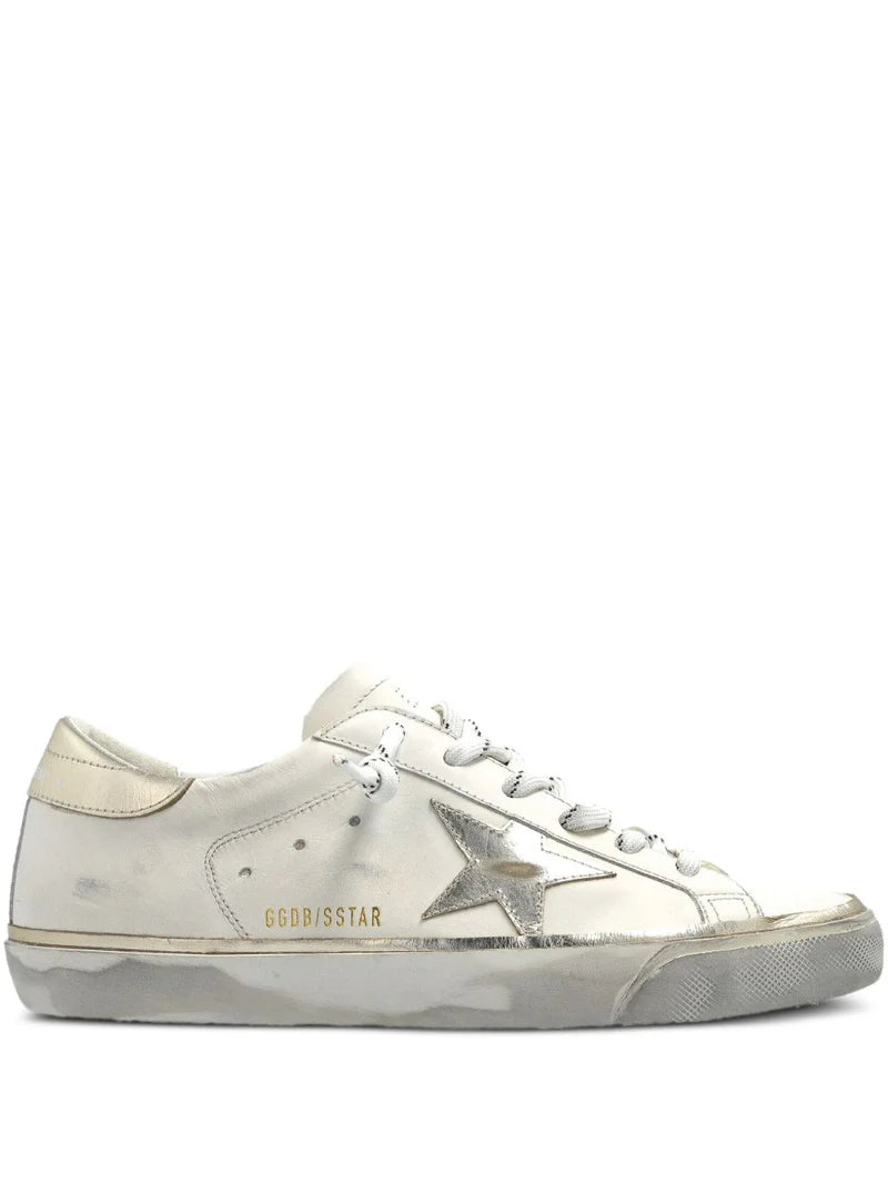 Golden Goose Super-Star Donna con foxing sparkle argento e lettering in metal studs.