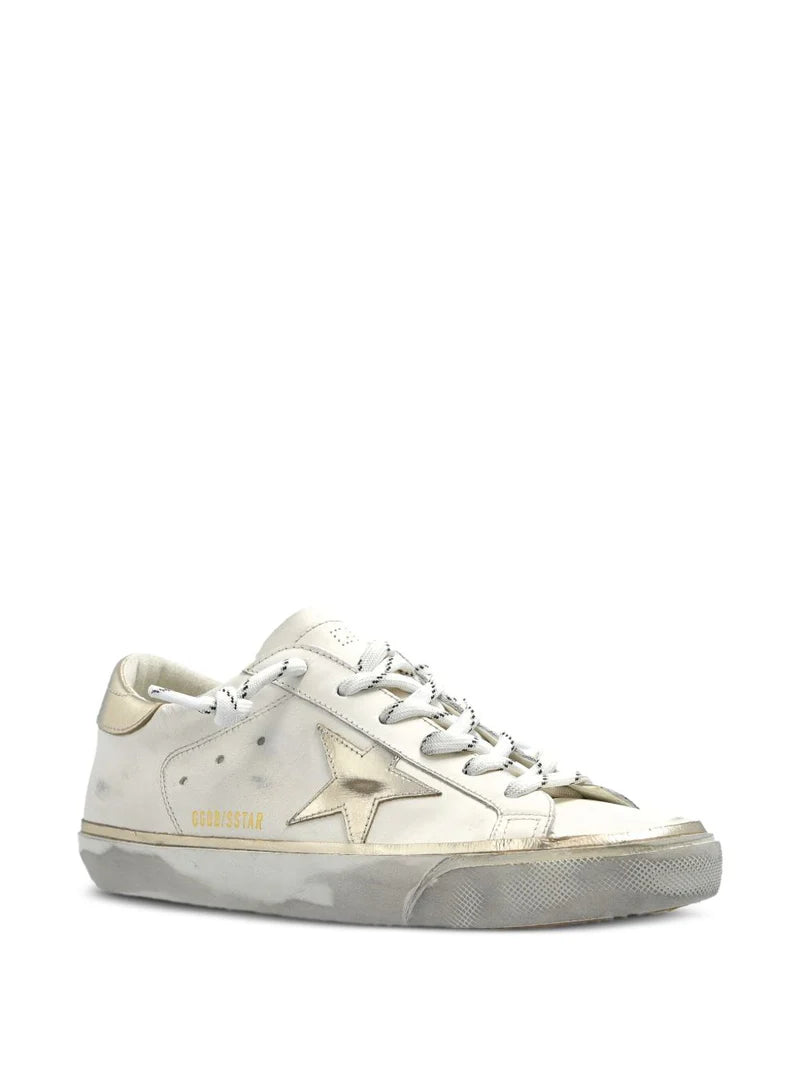 Golden Goose Super-Star Donna con foxing sparkle argento e lettering in metal studs.
