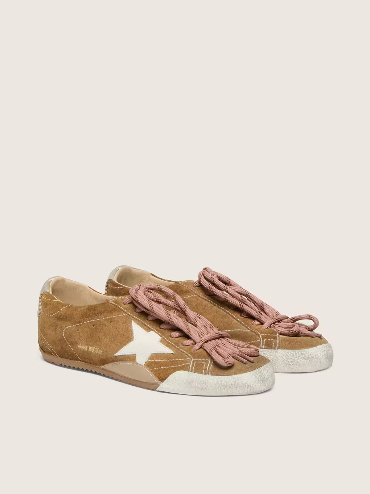 Golden Goose True-Star Donna in suede color tabacco con stella bianca e talloncino platino