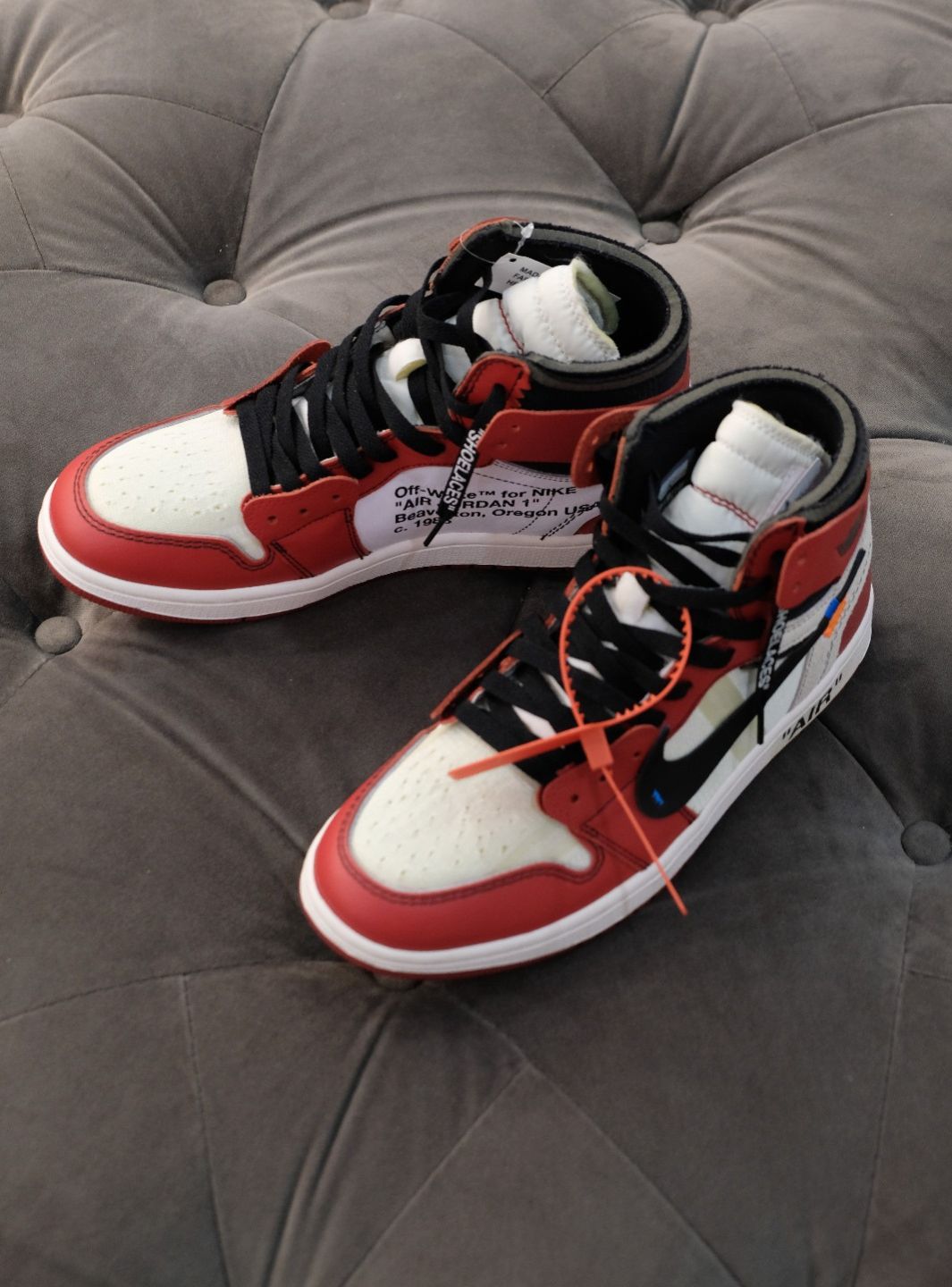 Air Jordan 1 Retro High Off-White Chicago