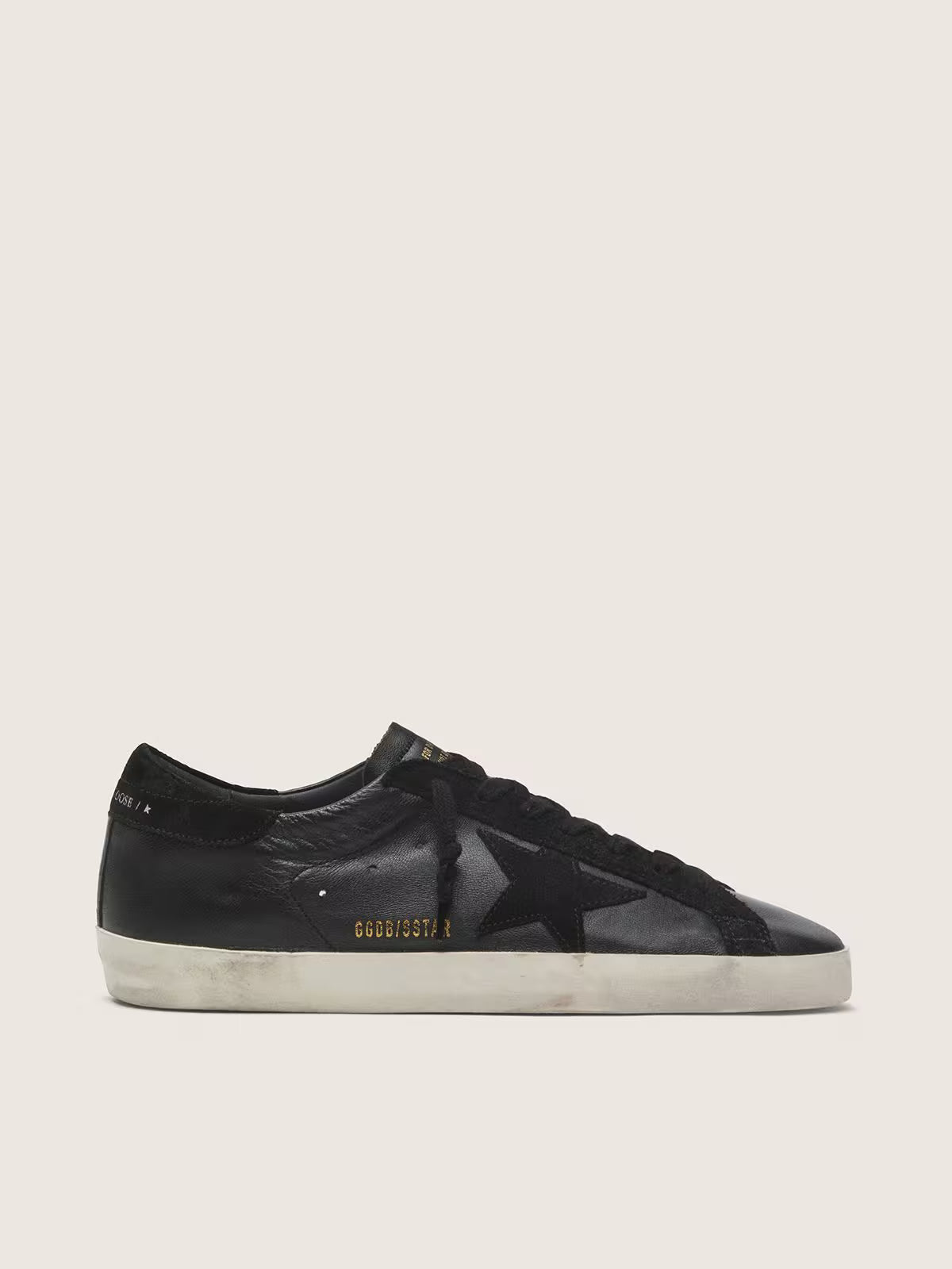 Golden Goose Super-Star Uomo in nappa nera con stella e talloncino in suede nero