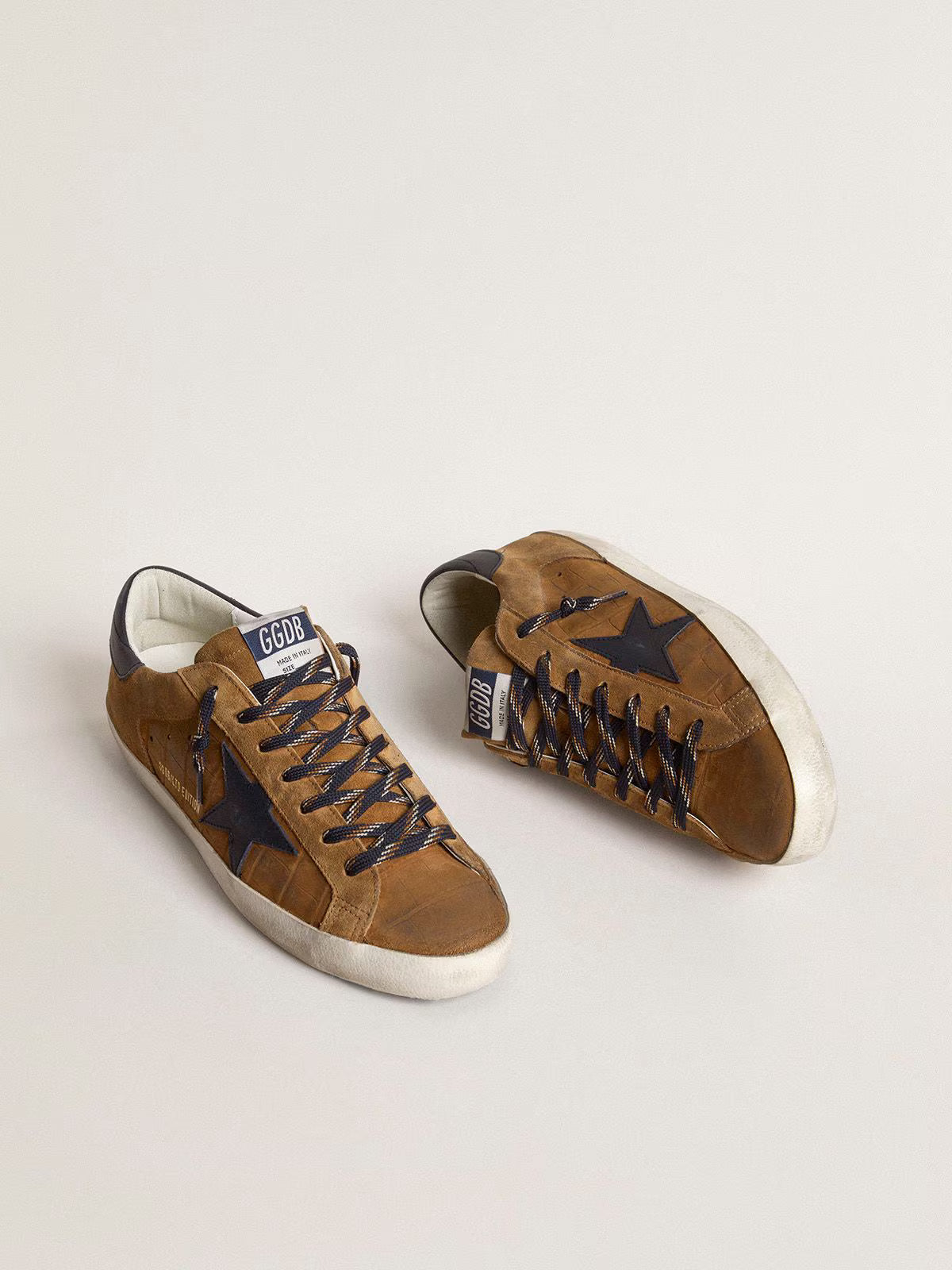 Golden Goose Super-Star LTD Uomo in pelle cocco color tabacco con stella e talloncino in pelle blu notte