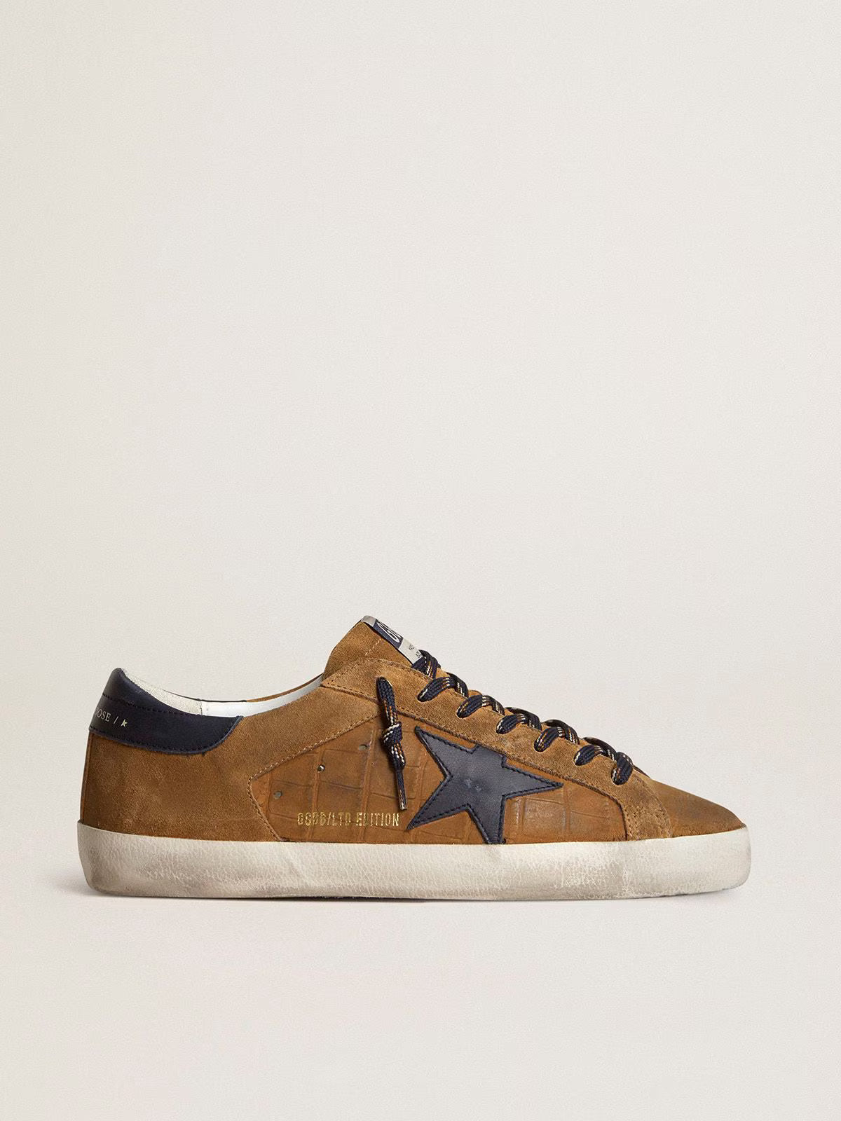Golden Goose Super-Star LTD Uomo in pelle cocco color tabacco con stella e talloncino in pelle blu notte