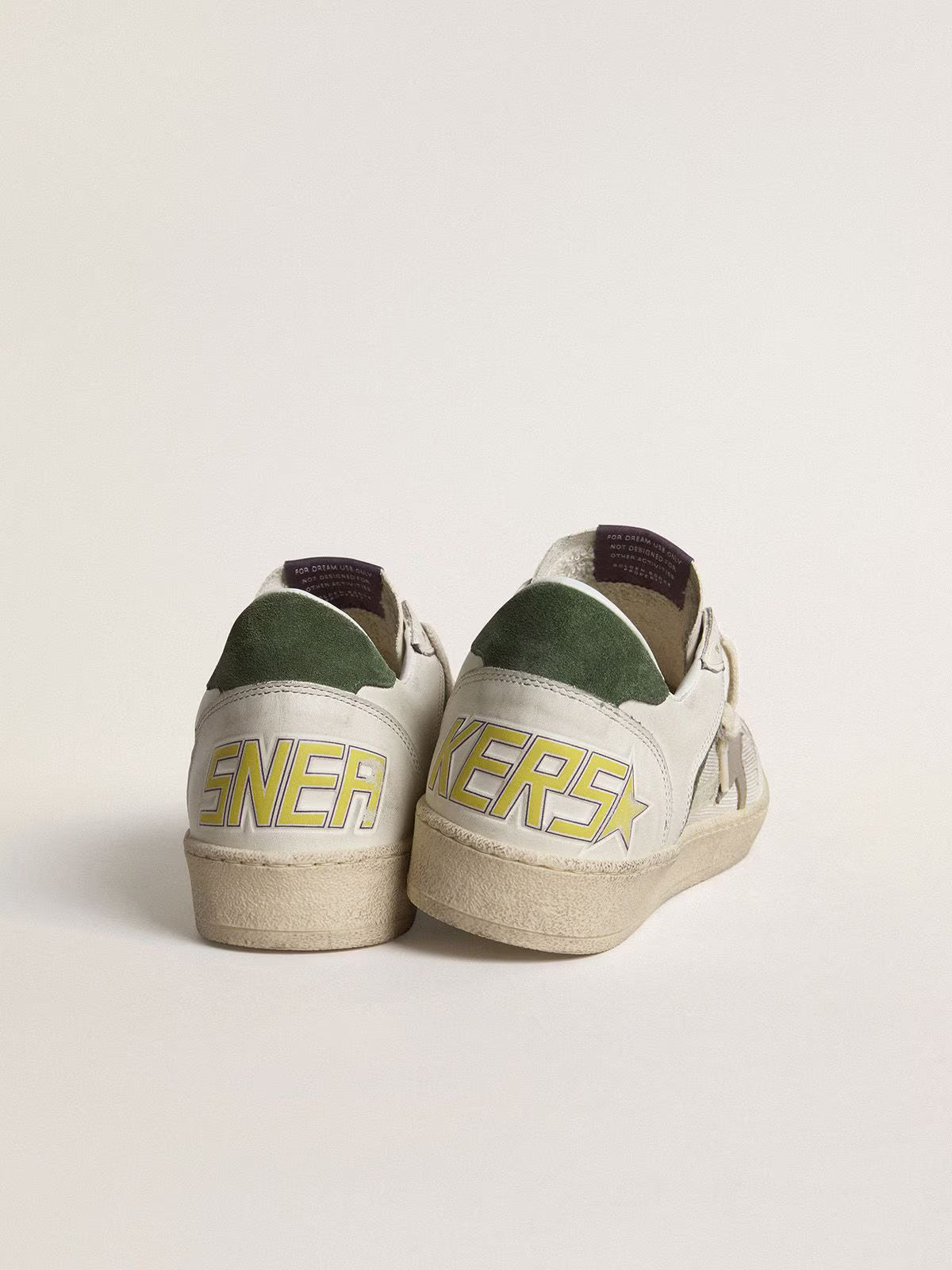 Golden Goose Ball Star LTD in rete e nappa con stella in pelle grigia e talloncino in suede verde