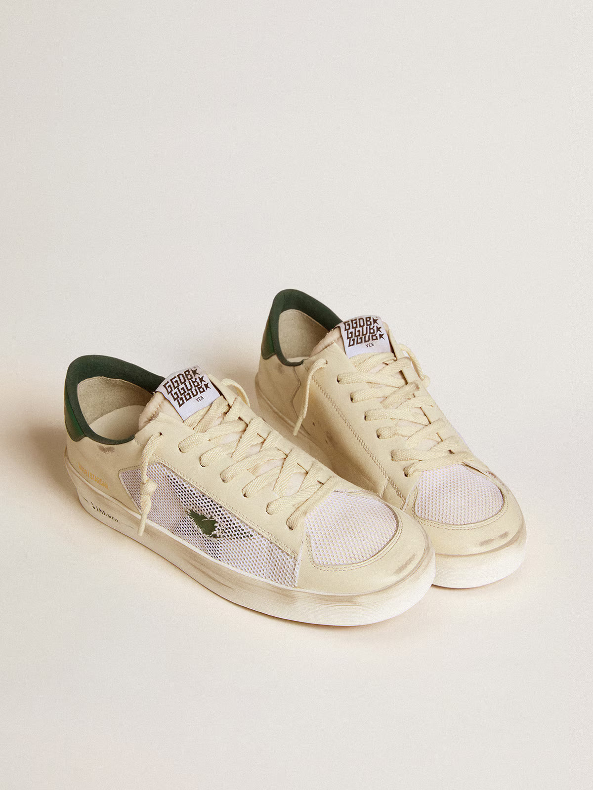 Golden Goose Stardan in suede e rete bianchi con stella e talloncino in pelle verde