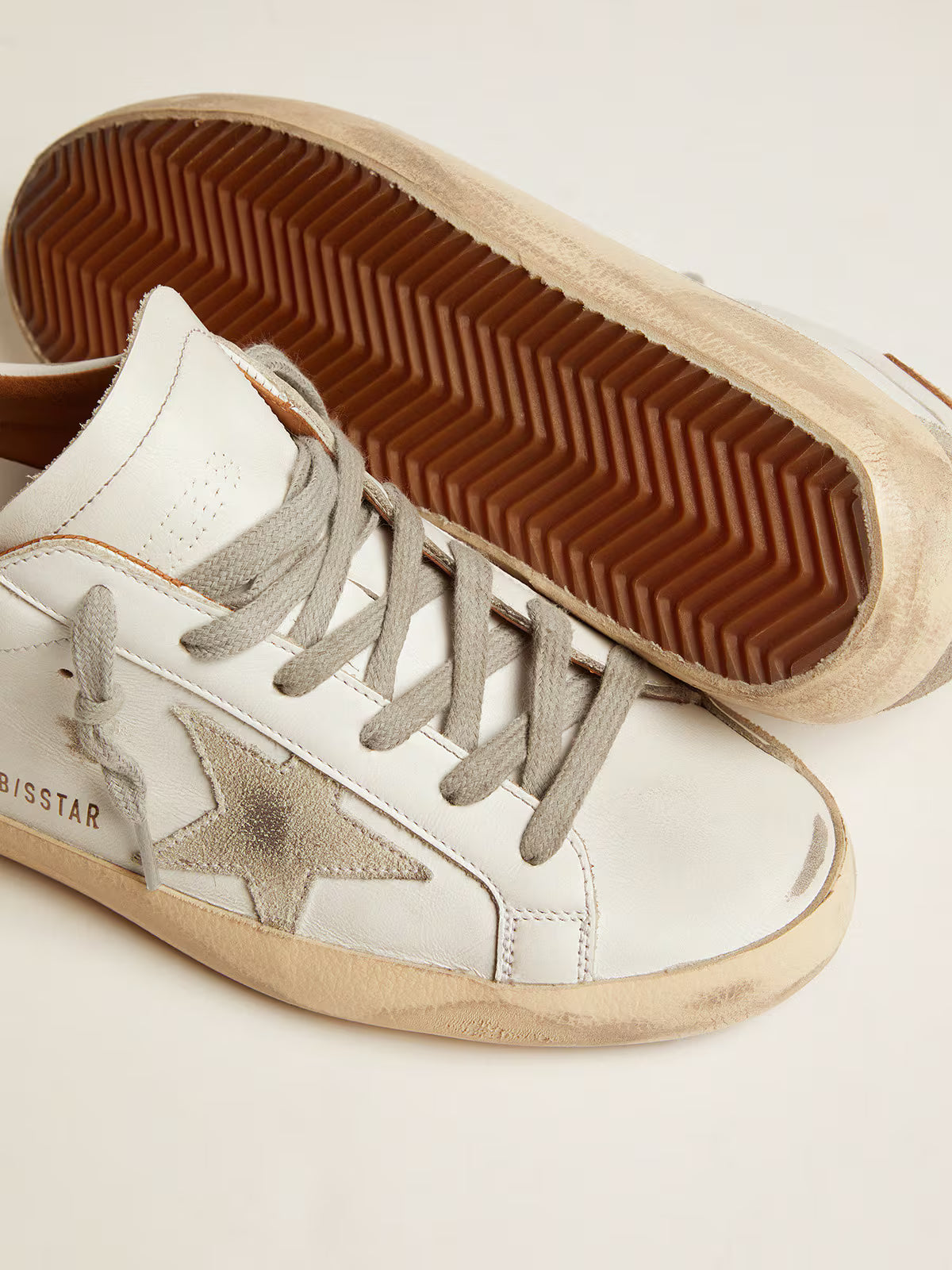Golden Goose Super-Star Uomo con stella in suede e talloncino marrone