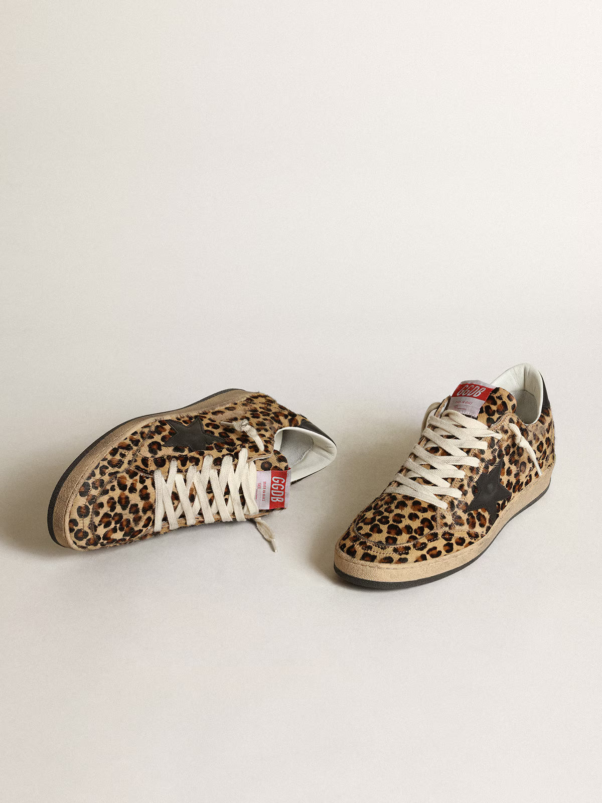Golden Goose Ball Star Donna in cavallino leo con stella e talloncino in pelle nera