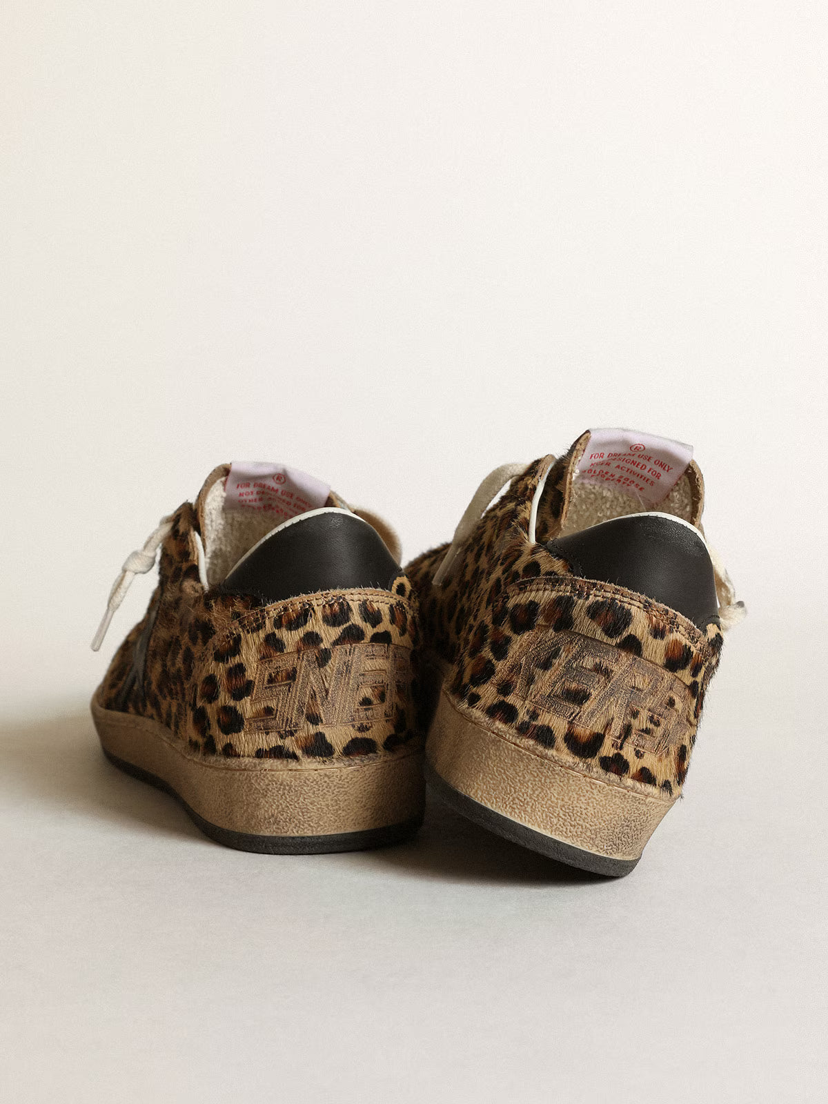 Golden Goose Ball Star Donna in cavallino leo con stella e talloncino in pelle nera