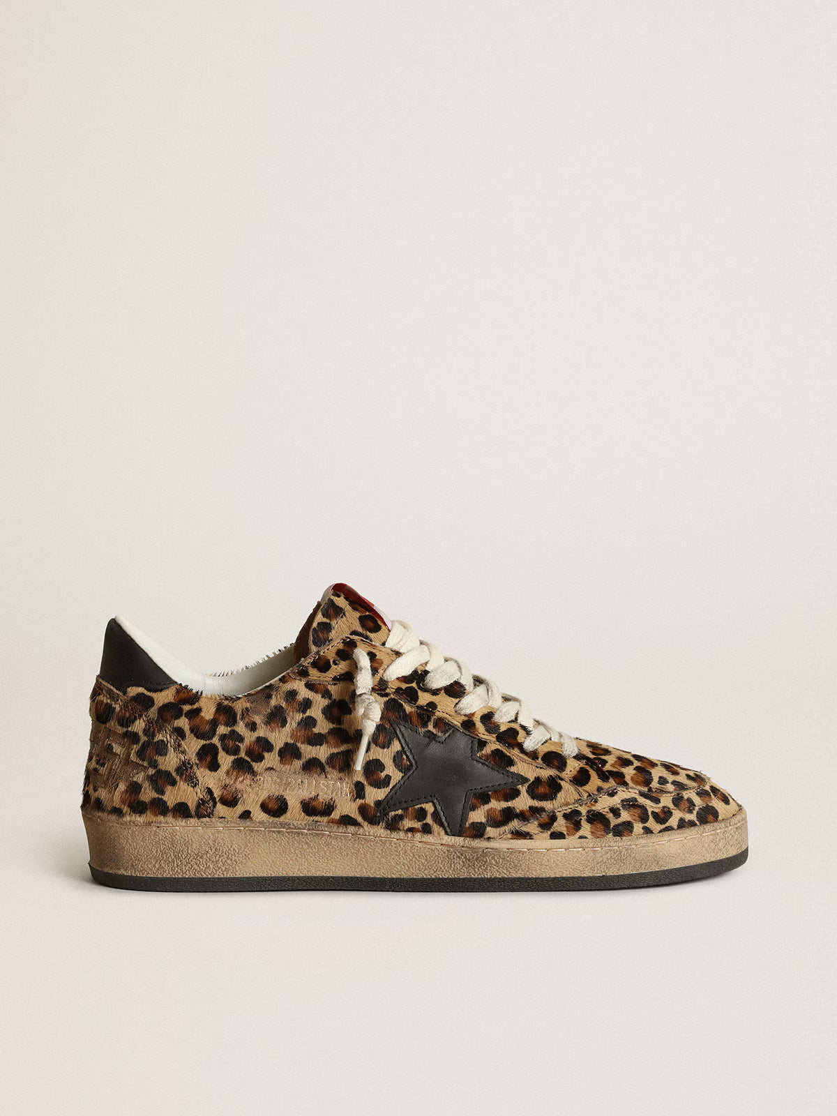 Golden Goose Ball Star Donna in cavallino leo con stella e talloncino in pelle nera