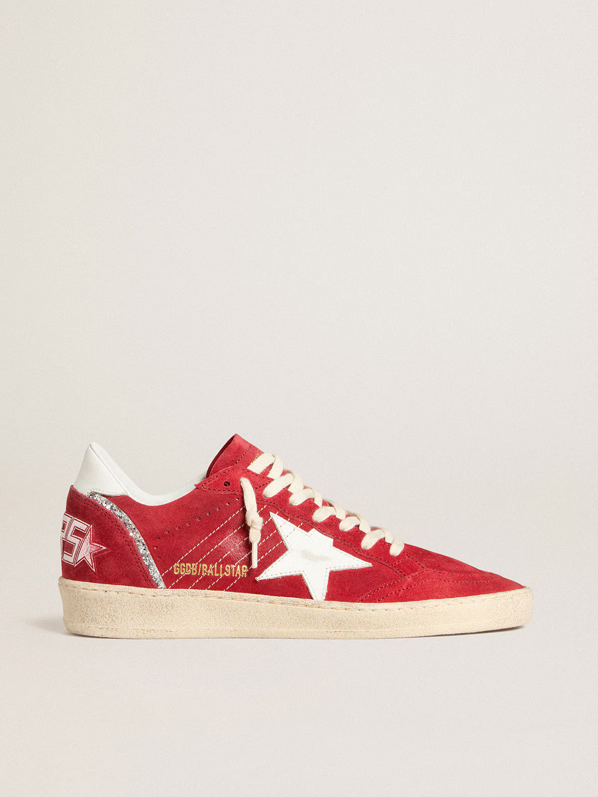 Golden Goose Ball Star in suede rosso con stella e talloncino in pelle bianca