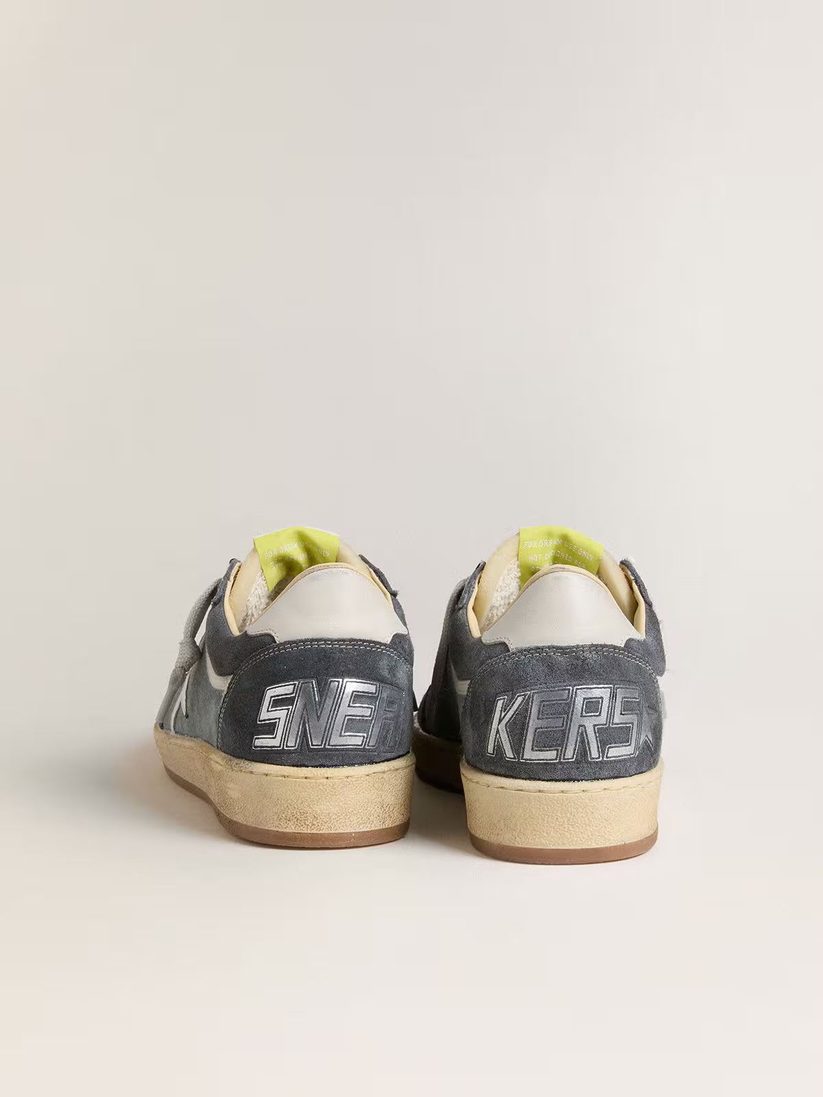 Golden Goose Ball Star Donna LTD in suede azzurro con stella e talloncino in pelle bianco latte