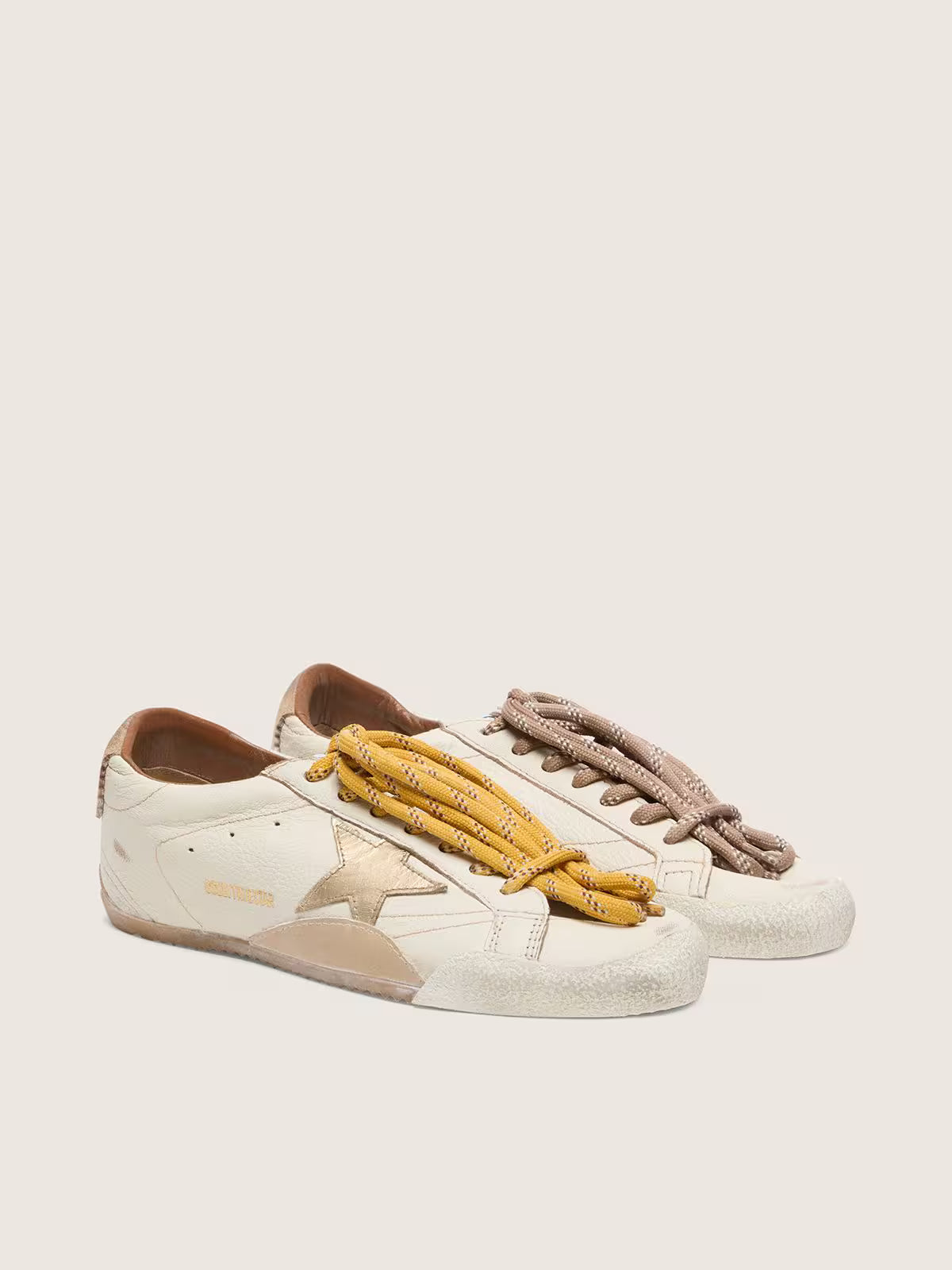 Golden Goose True-Star Donna in nappa bianca con stella oro e talloncino in suede beige