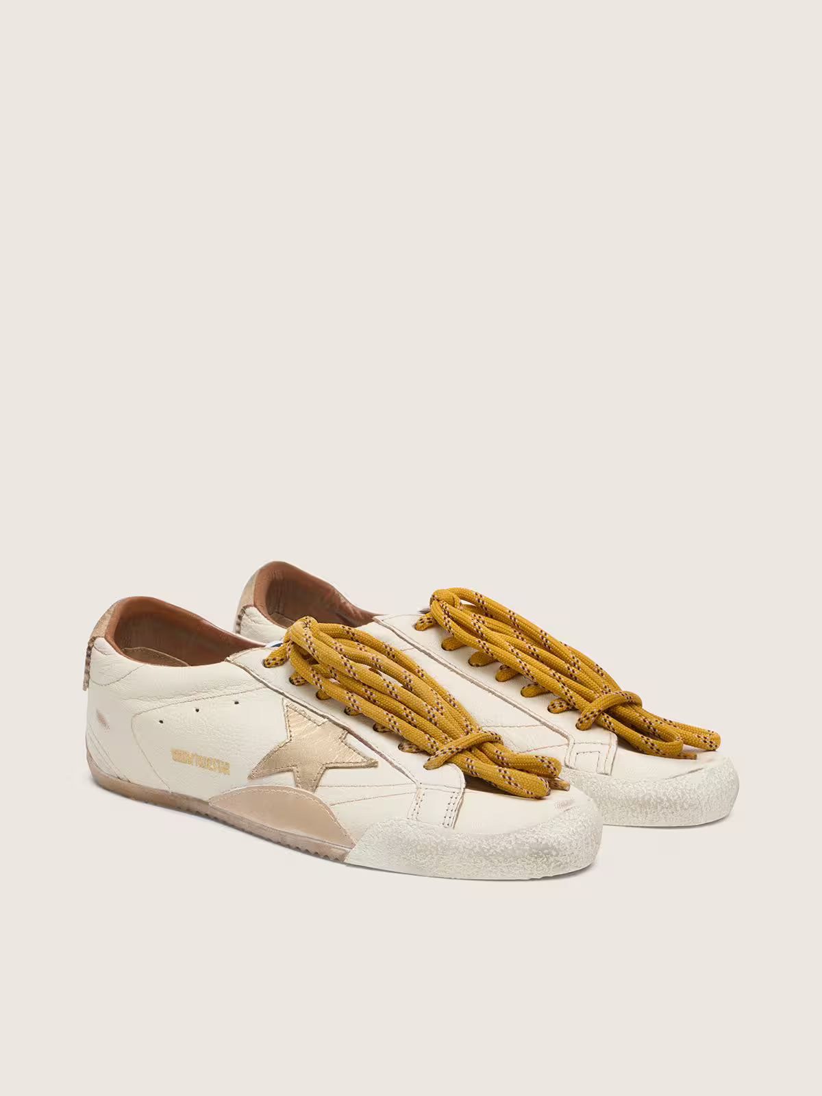 Golden Goose True-Star Donna in nappa bianca con stella oro e talloncino in suede beige