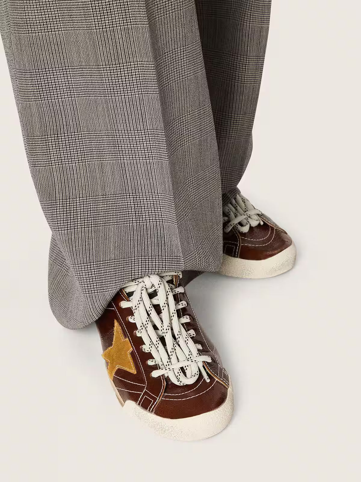 Golden Goose True-Star Donna in naplak bordeaux con stella in suede e talloncino in nappa argento