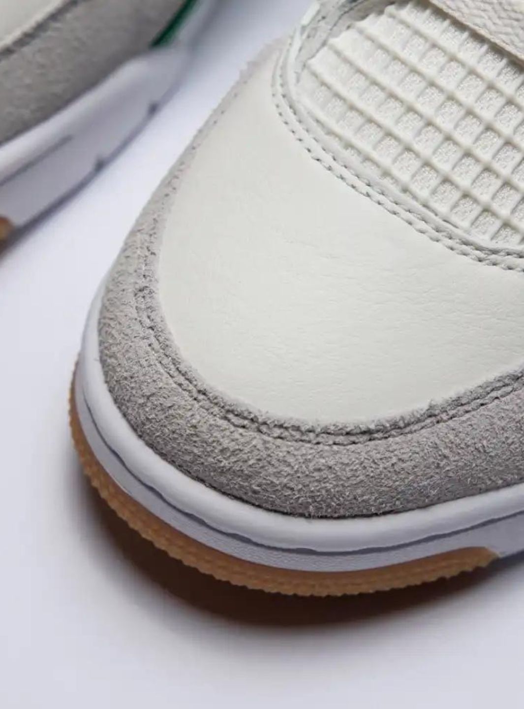 Air Jordan 4 Retro SB Pine Green