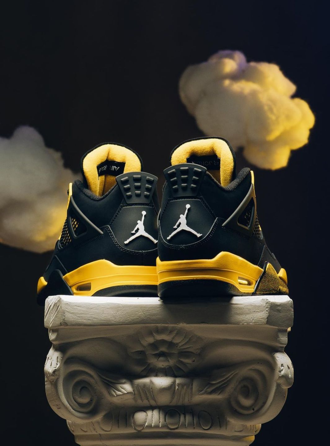 Air Jordan 4 Retro Yellow Thunder (2023)