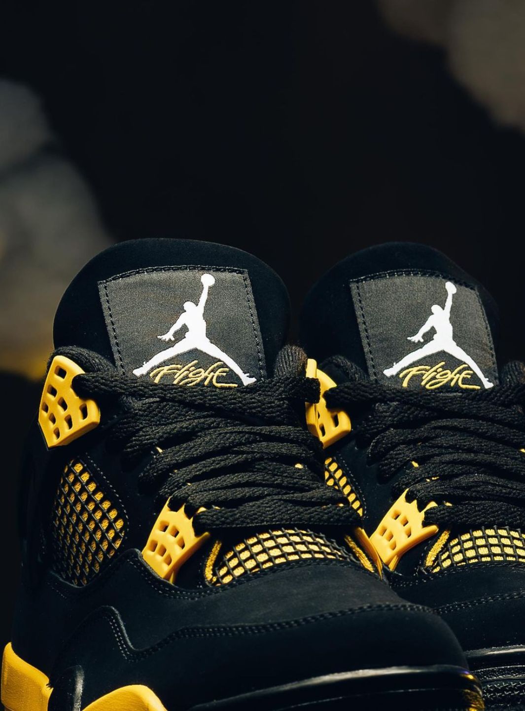 Air Jordan 4 Retro Yellow Thunder (2023)