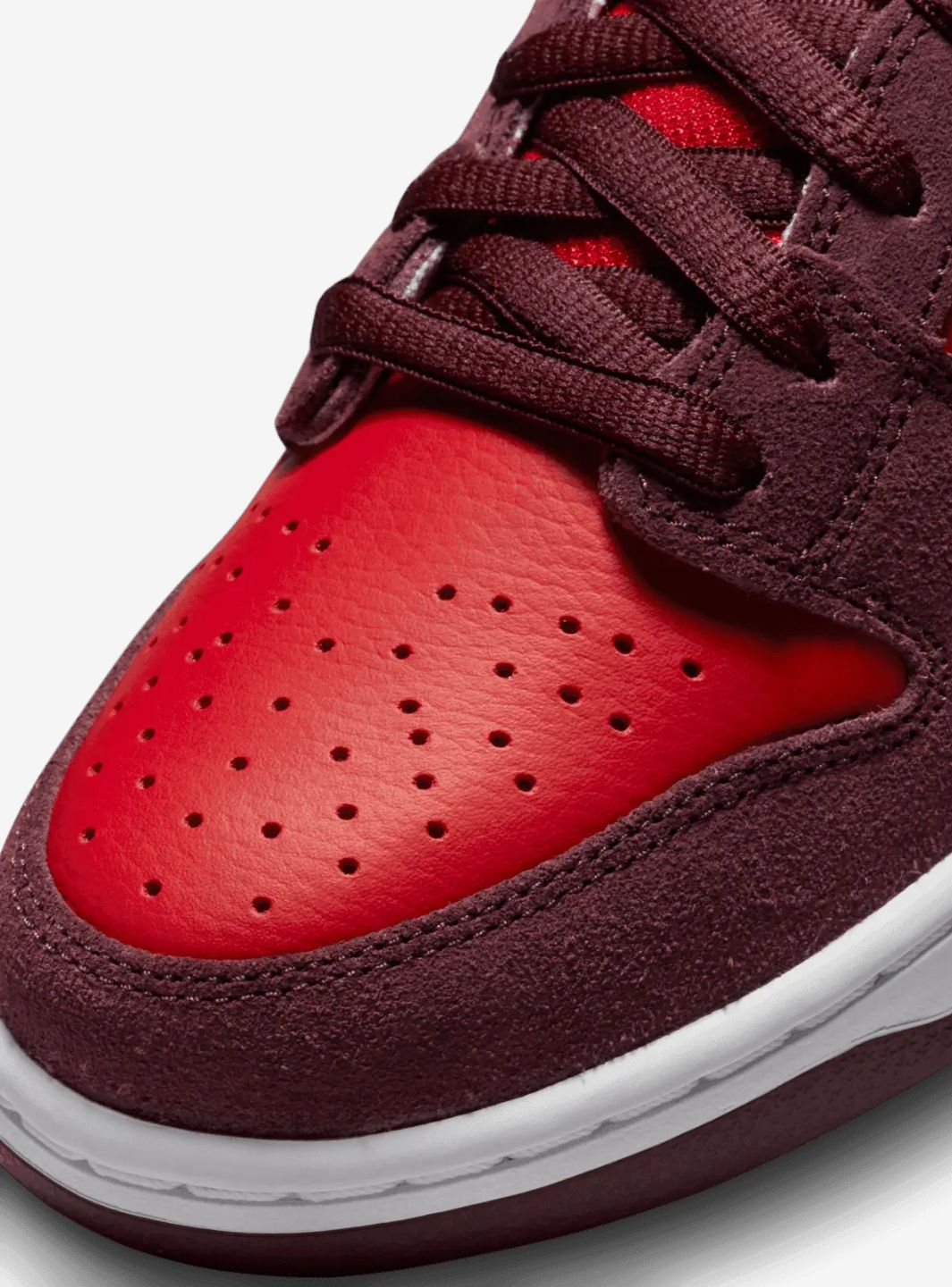 Nike SB Dunk Low Cherry
